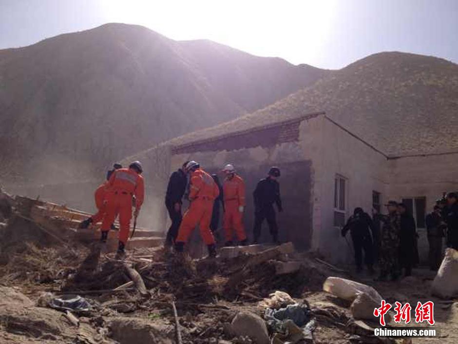 央视新闻13频道：新闻现场的力量与责任